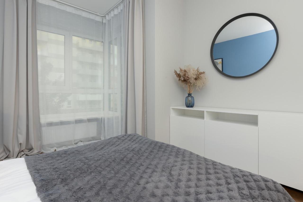 Modern Apartment With Balcony Mokotow Business Centre By Noclegi Renters Warsaw Luaran gambar